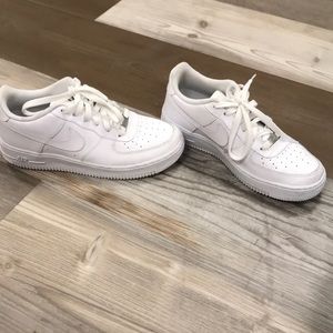 White Nike Air Force 1